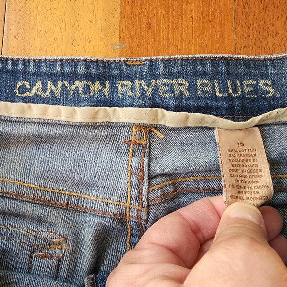 Canyon River Blues Embroidered Flap-Over Pocket Boot Cut Jeans Size 14 - Picture 7 of 14